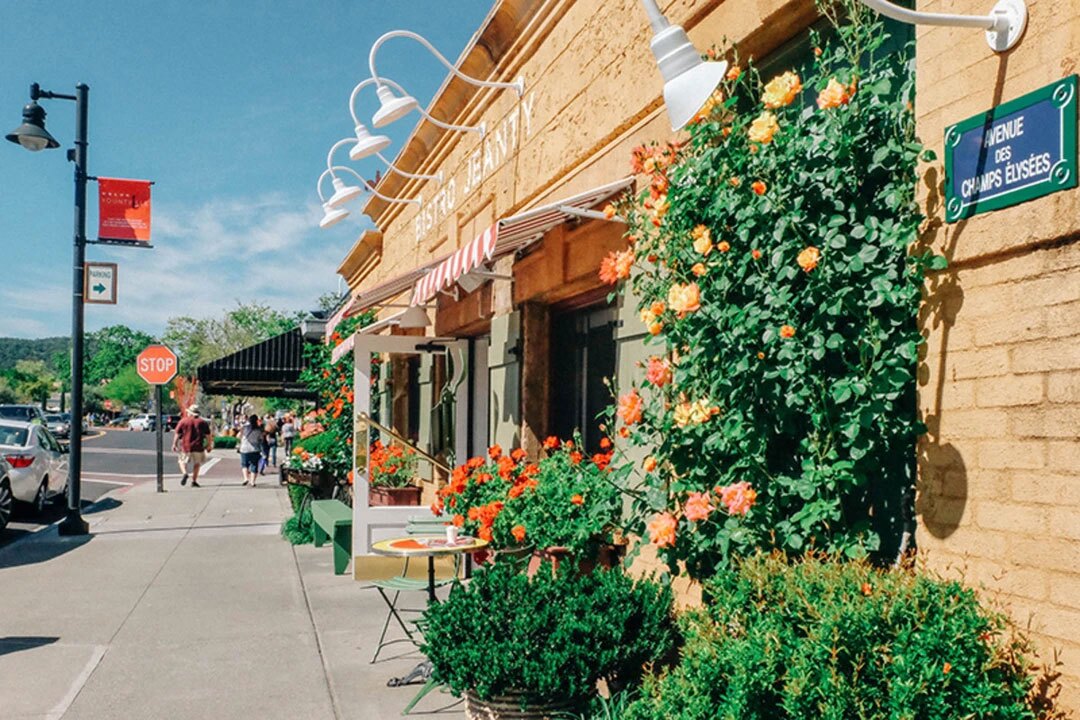 Yountville-Wine-Tasting-One-Perfect-Afternoon-on-Washington-Street-featured-image Wine tasting on Washington Street Yountville, with boutique tasting rooms and cafés along the main street
